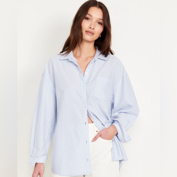 OLD NAVY OVERSIZED BUTTON DOWN BOYFRIEND Shirt - Picture 2 of 3